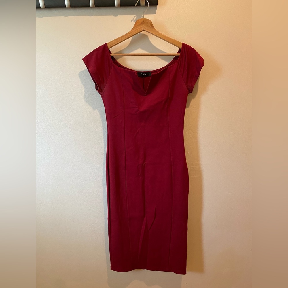 Love Red Sheath Midi Dress with Scoop Neck